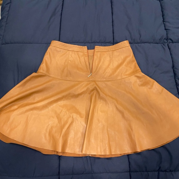 Rebecca Taylor- Vegan Leather Skirt in size 8 - Picture 3 of 4